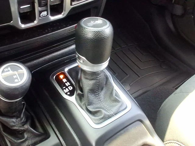 Used 2021 Green Jeep Sport Altitude 4x4 image 61