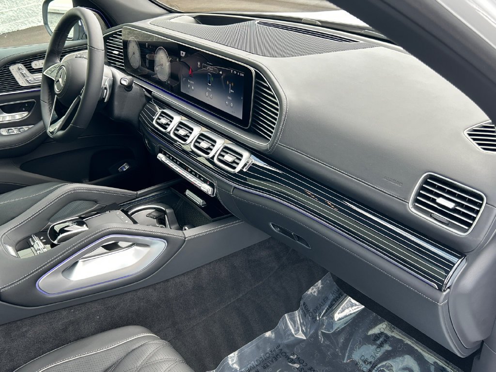 New 2026 MANUFAKTUR Moonlight White Metallic Mercedes-Benz Maybach GLS 600 image 70
