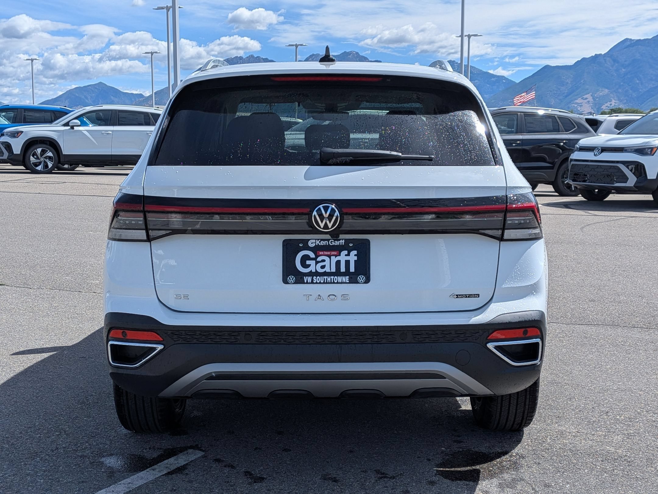 New 2026 Pure White Volkswagen SE image 4