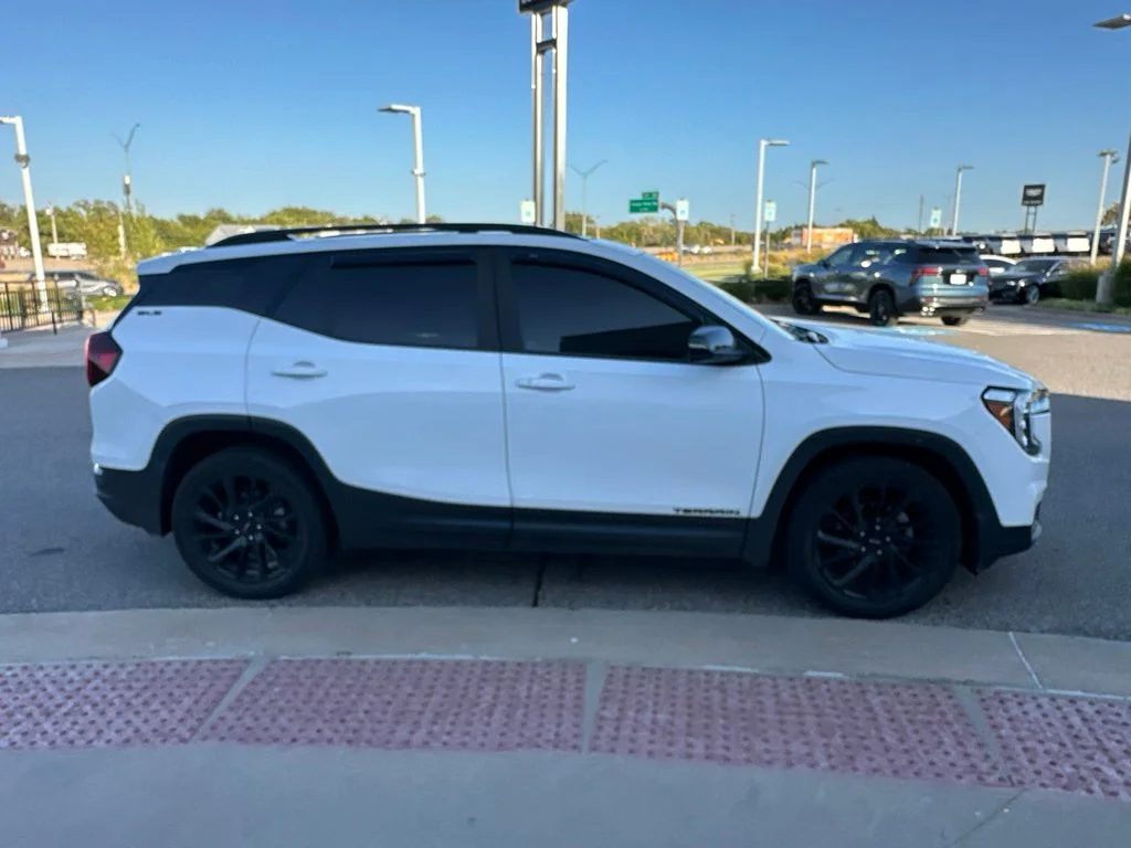 Used 2023 White GMC SLE image 3