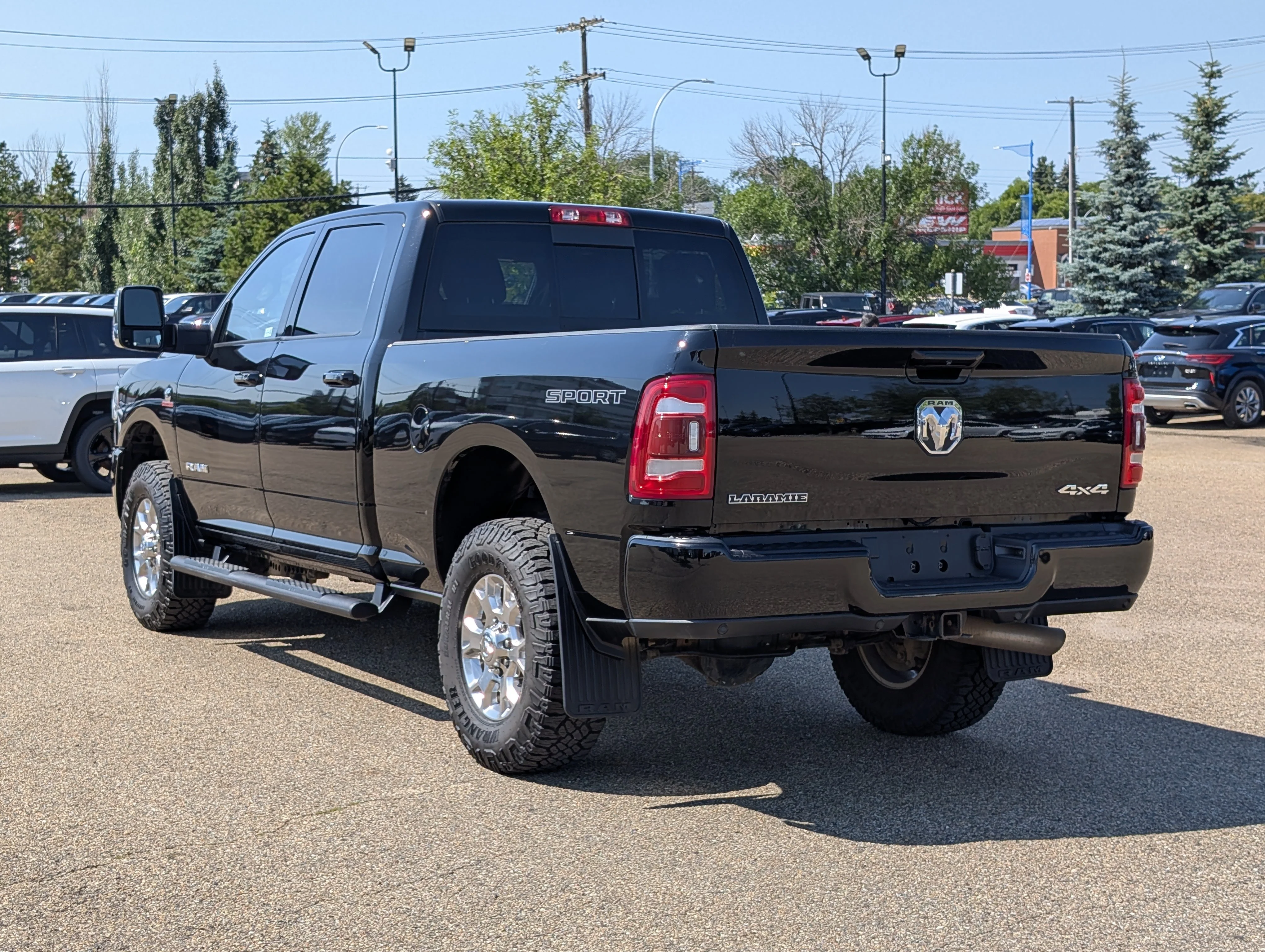 Used 2023 Diamond Black Crystal Pearlcoat Ram Laramie image 4