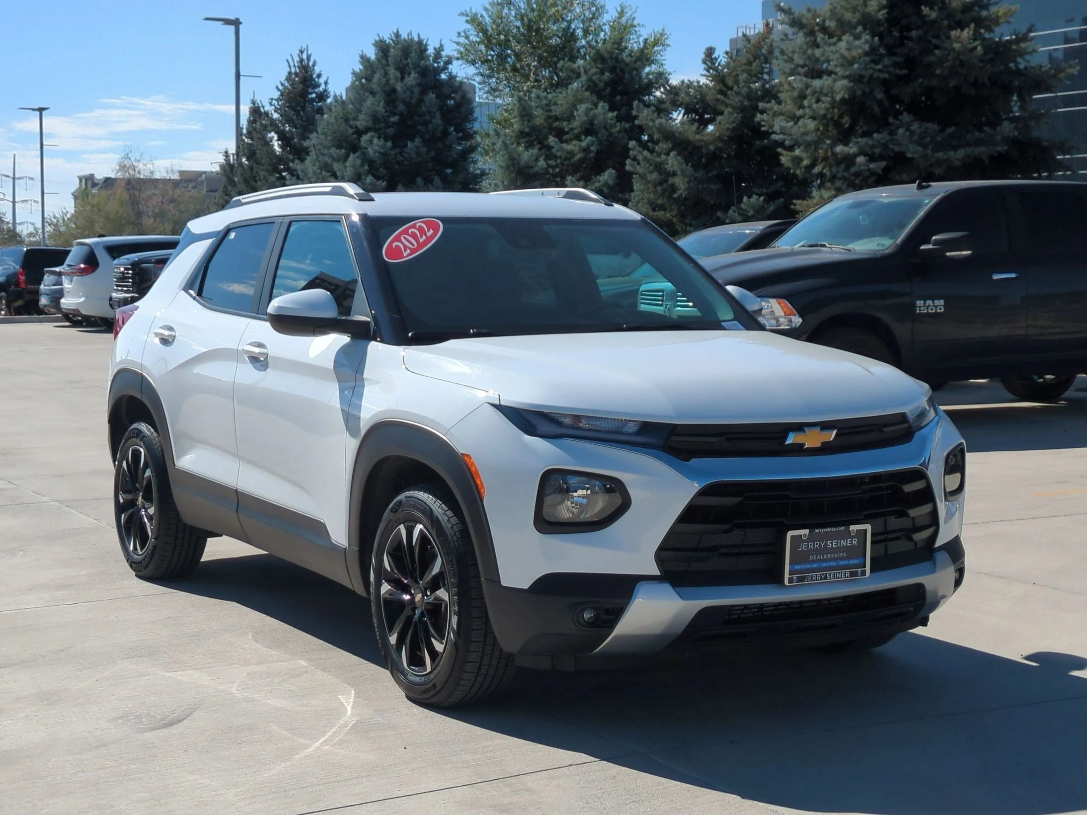 Used 2022 Summit White Chevrolet LT image 8