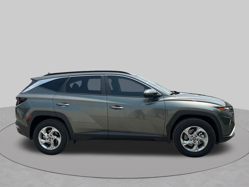 Used 2023 Amazon Gray Hyundai SEL image 36