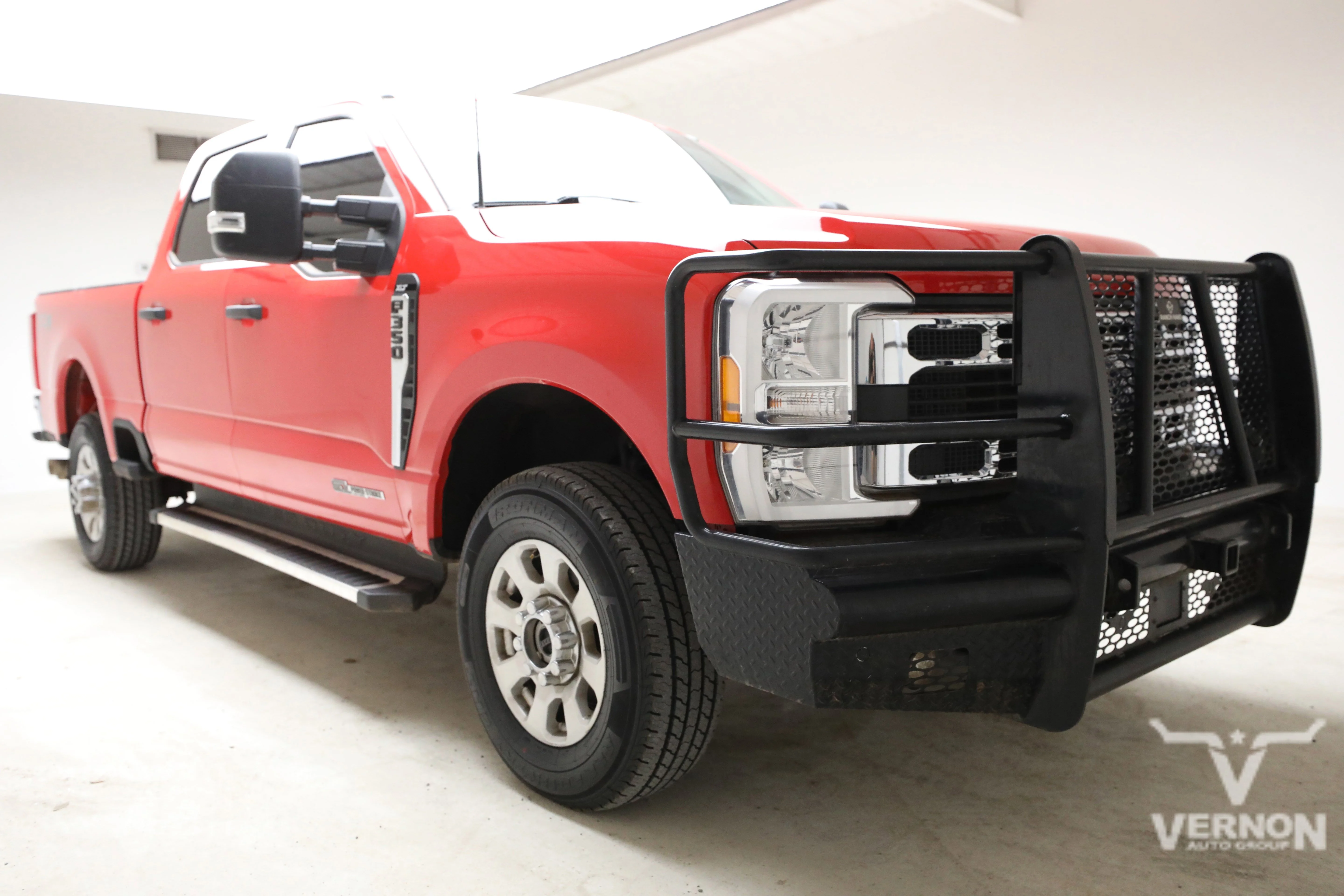 Pre-Owned 2023 Ford Super Duty F-350 SRW XLT Crew Cab 4x4 Fx4