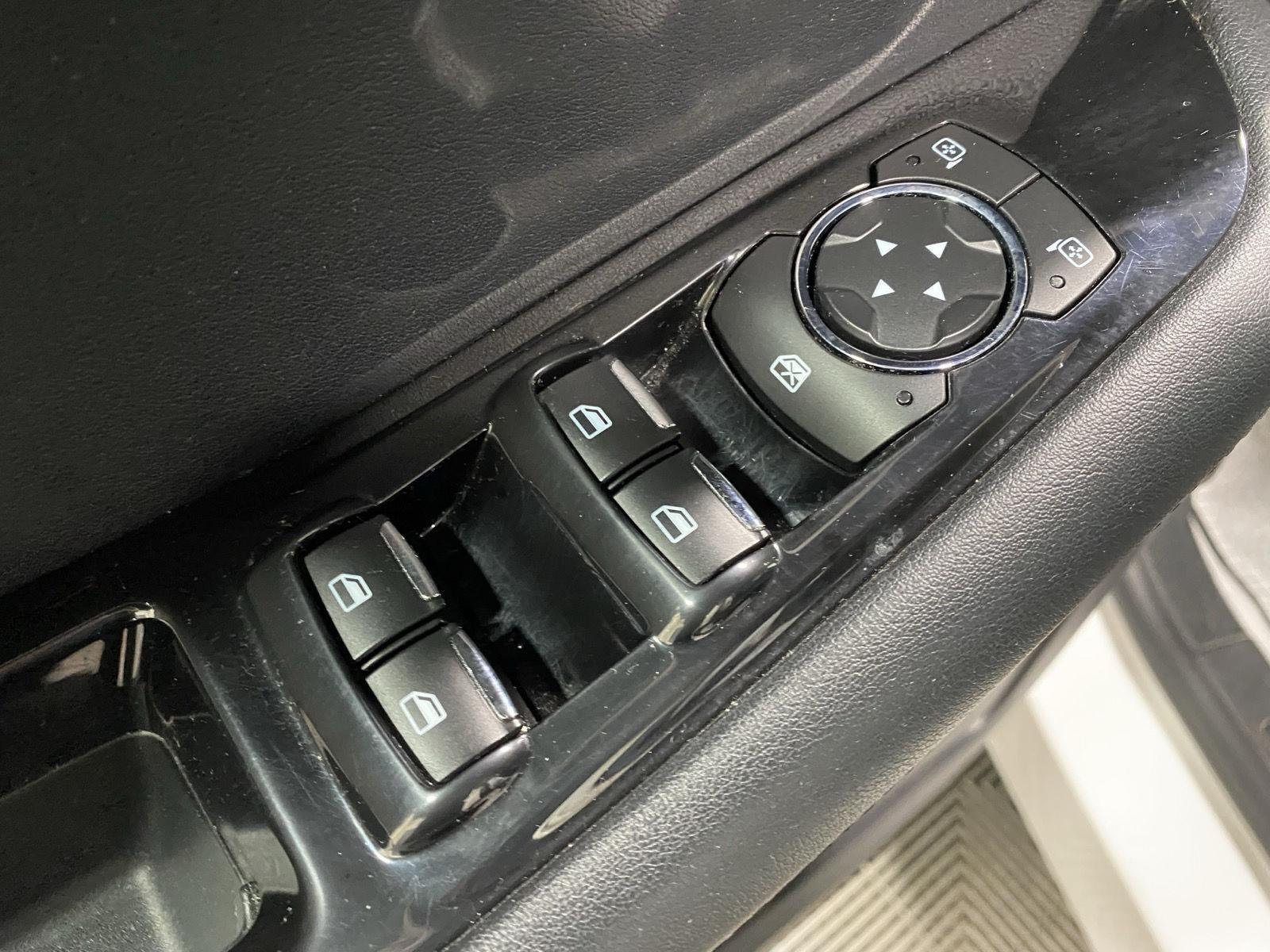 Used 2019 White Platinum Metallic Tri-Coat Ford SEL image 17