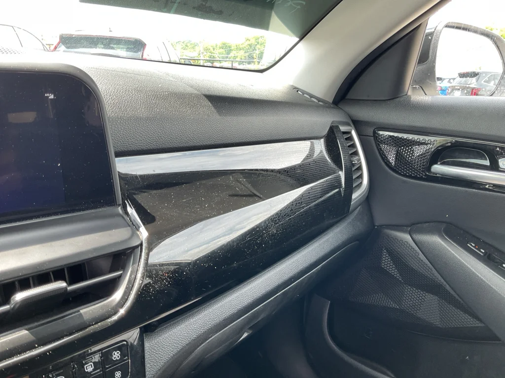 Used 2024 Clear White/Black Roof Kia S image 24