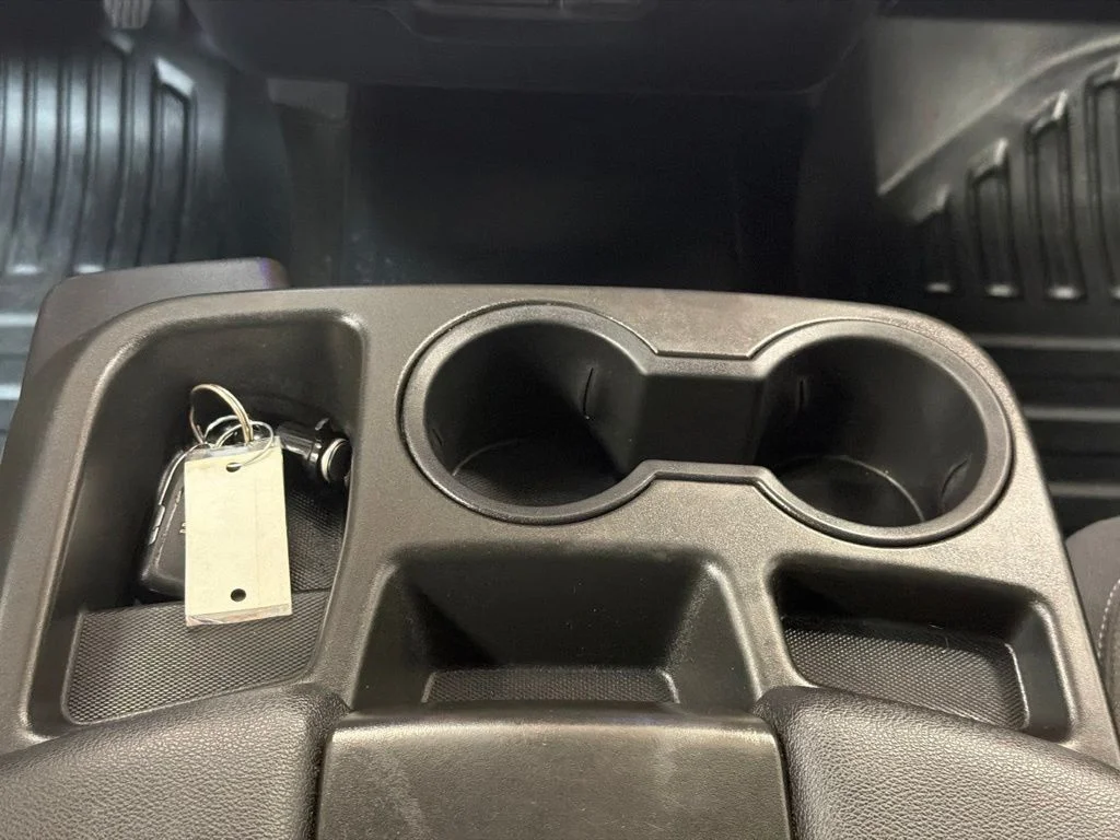 Used 2022 Summit White GMC SLE image 16