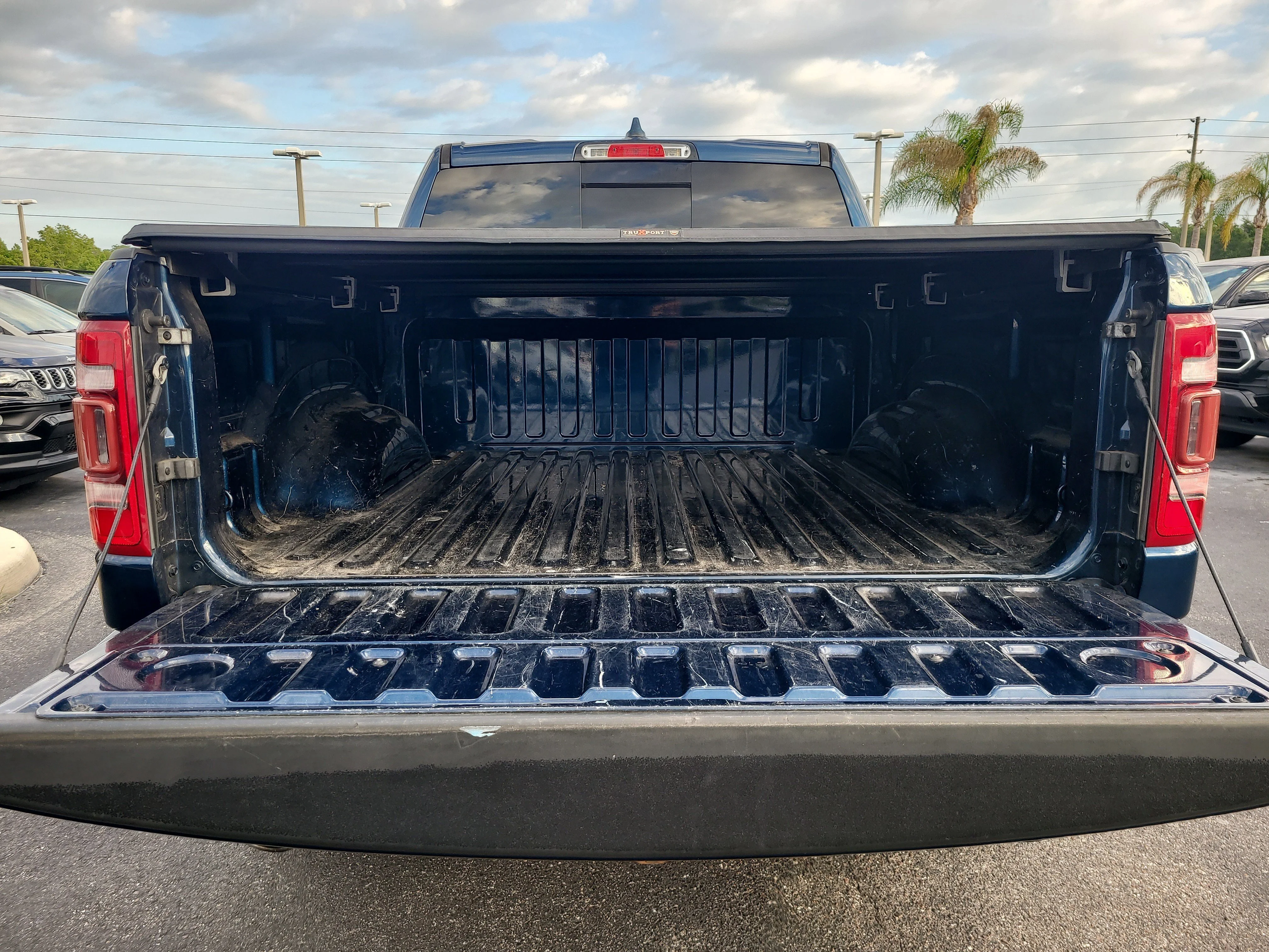 Used 2022 Patriot Blue Pearlcoat Ram Laramie image 8
