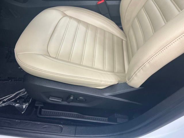 Used 2024 Oxford White Ford SEL image 14