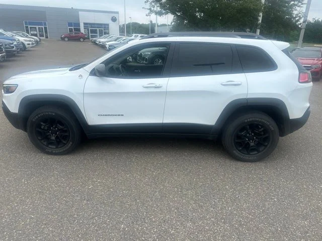 Used 2019 White Jeep Trailhawk image 6