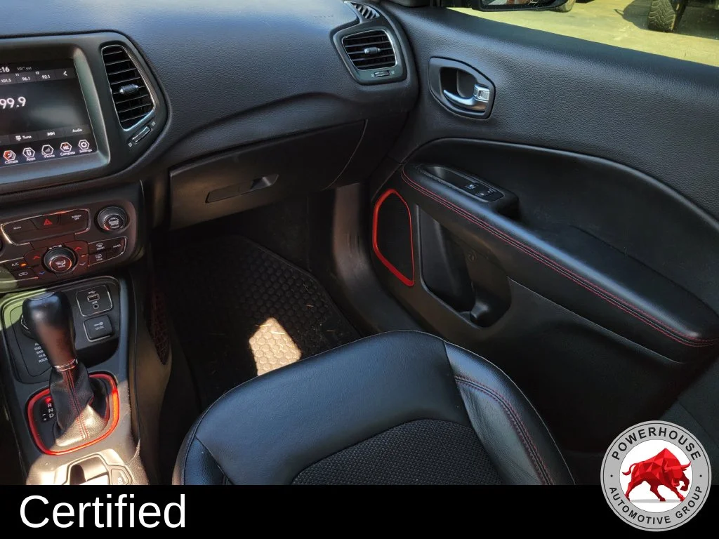 Used 2018 Orange Jeep Trailhawk image 22