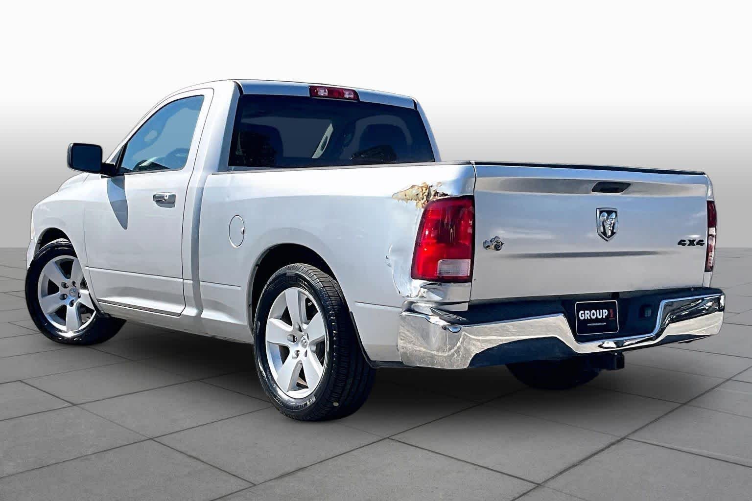 Used 2011 Bright Silver Metallic Ram SLT image 11