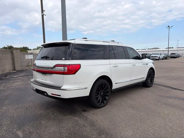 Used 2021 Pristine White Lincoln Reserve image 7