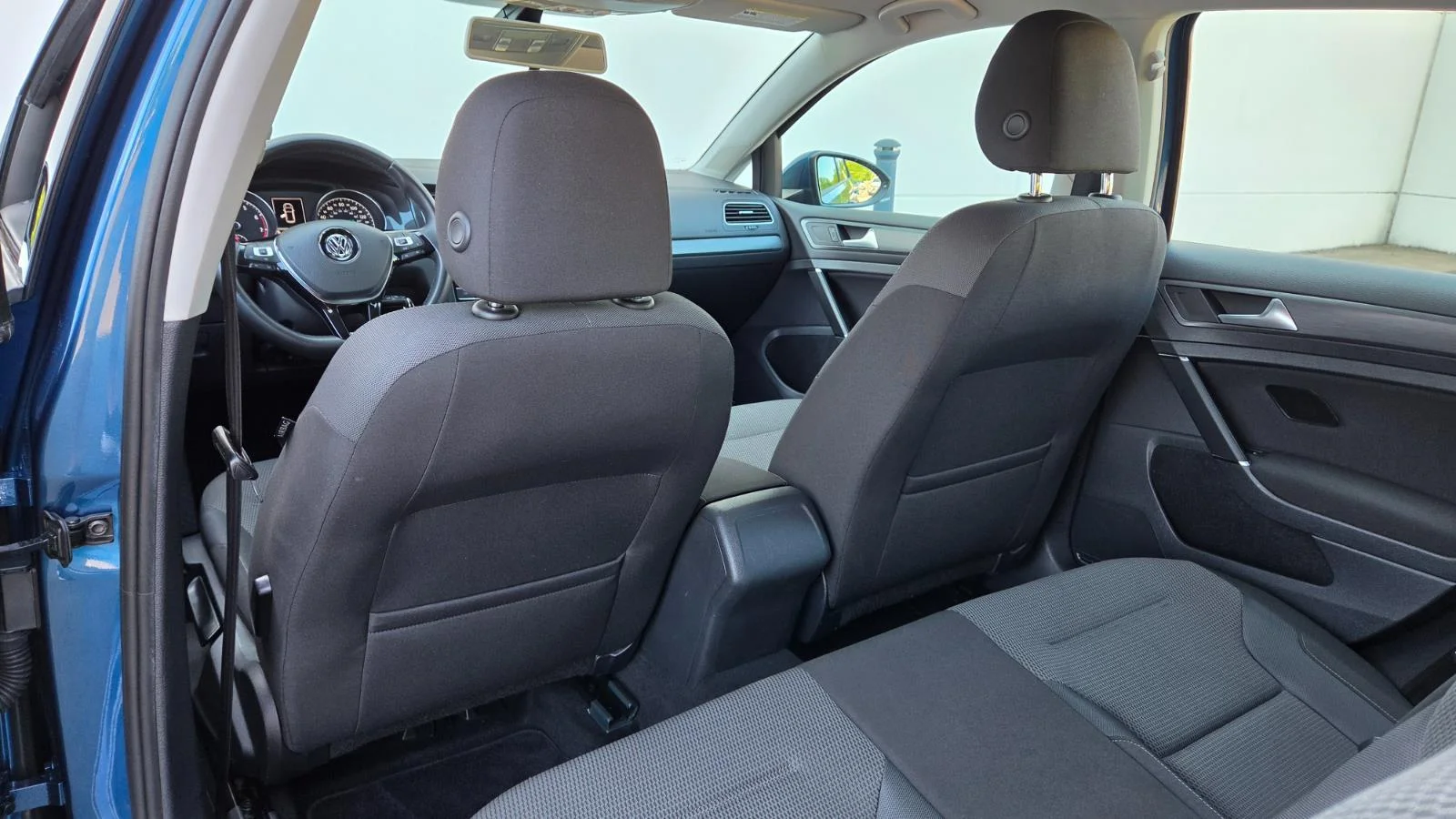 Used 2019 Silk Blue Metallic Volkswagen S image 46
