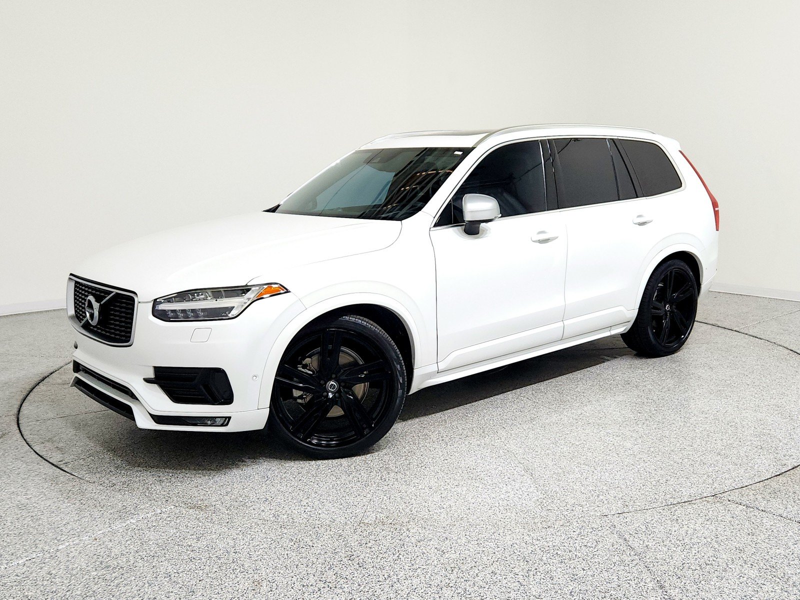 2019 Volvo XC90 R-Design