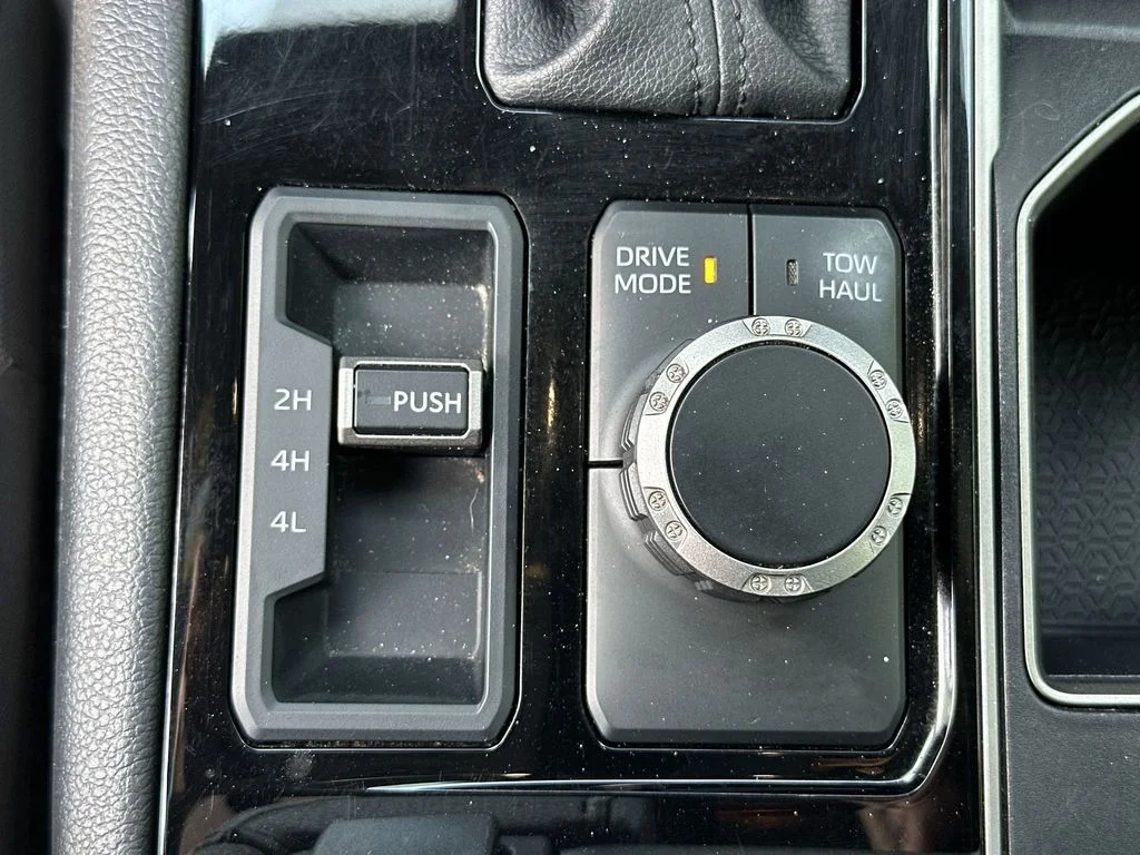 2025 Toyota Tundra Limited - Photo 34