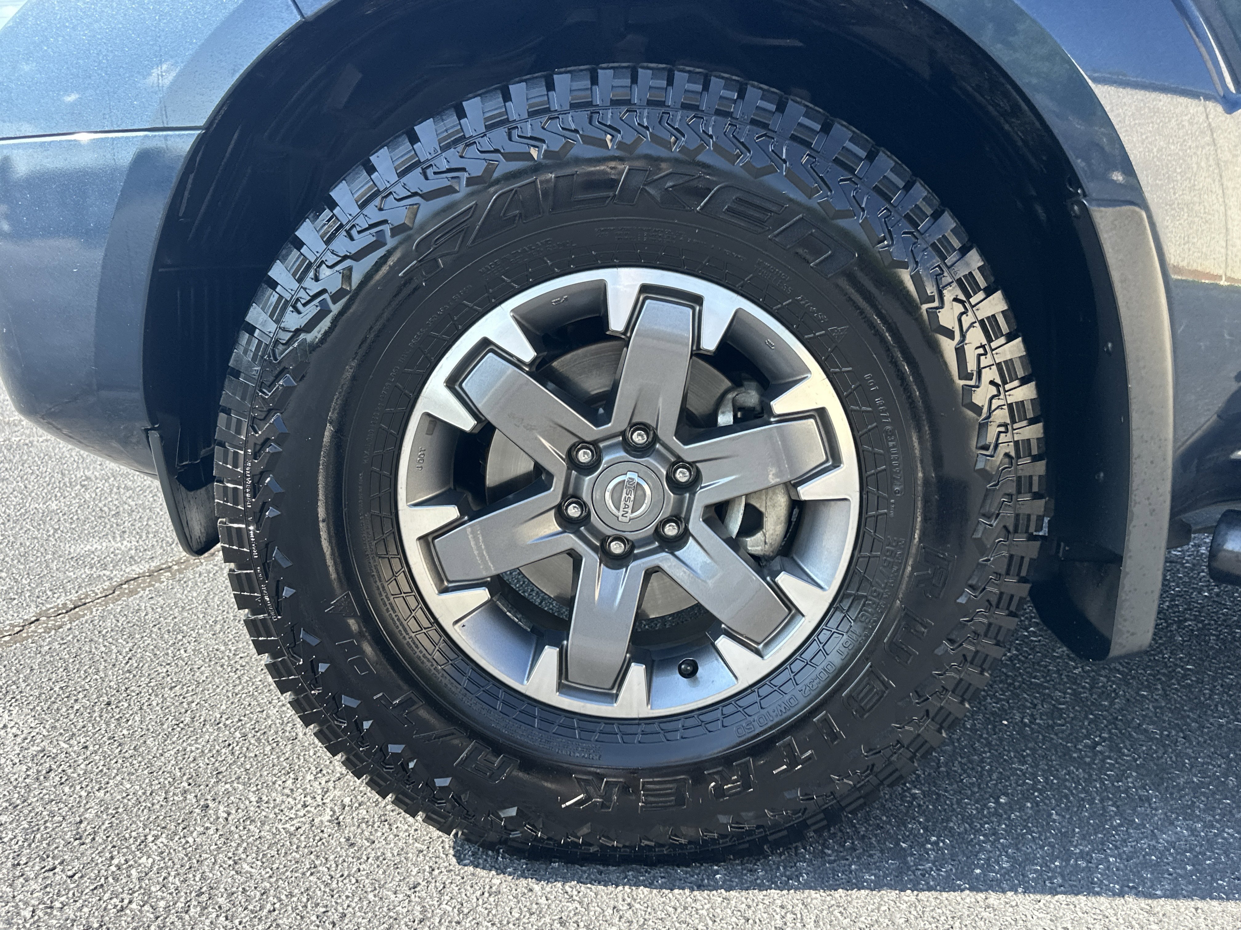 Used 2020 Arctic Blue Metallic Nissan PRO-4X image 11