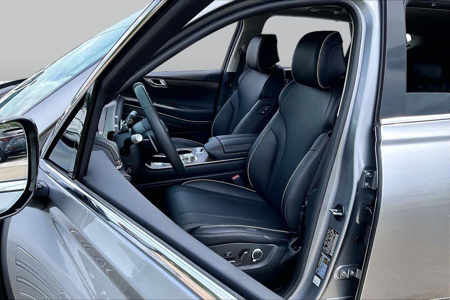 Used 2026 Savile Silver Genesis 2.5T Prestige image 16