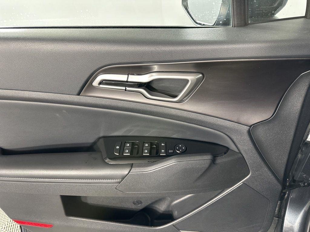 Used 2025 Gravity Gray Kia EX image 18