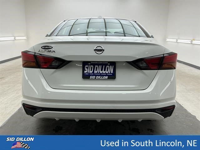 Used 2020 Glacier White Nissan 2.5 S image 5