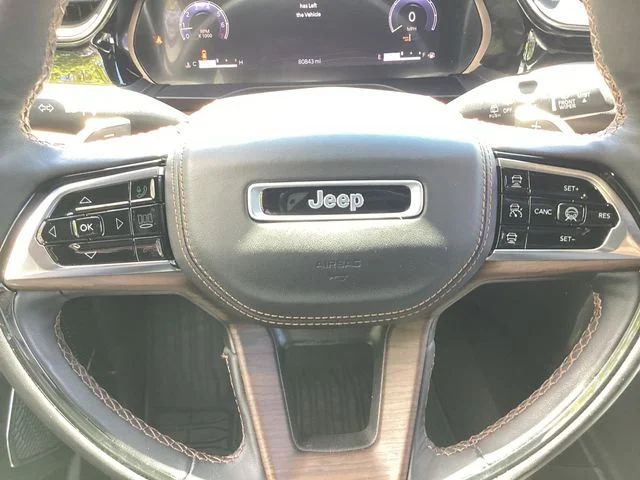 Used 2023 Bright White Clearcoat Jeep Summit image 12