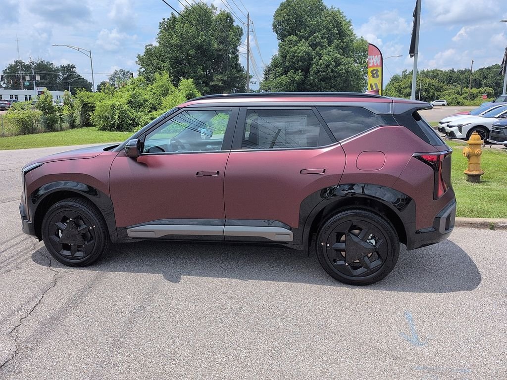 New 2027 Magma Red Matte Kia X-Line S image 4