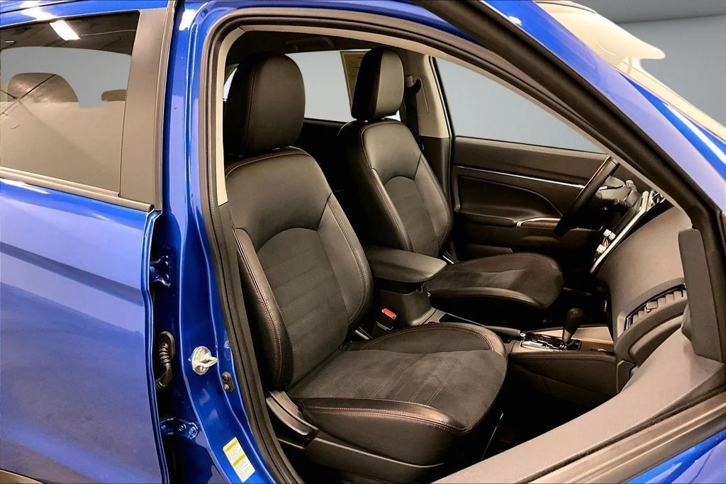 Used 2024 Blue Mitsubishi 2.0 SE image 30