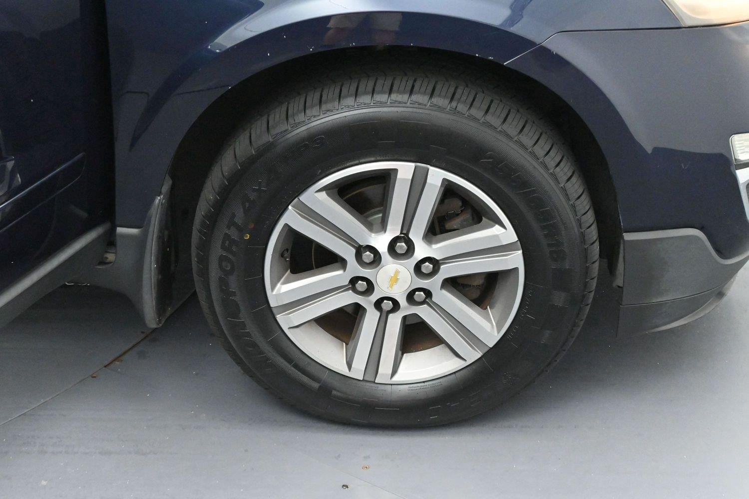 Used 2015 Blue Velvet Metallic Chevrolet LT image 34