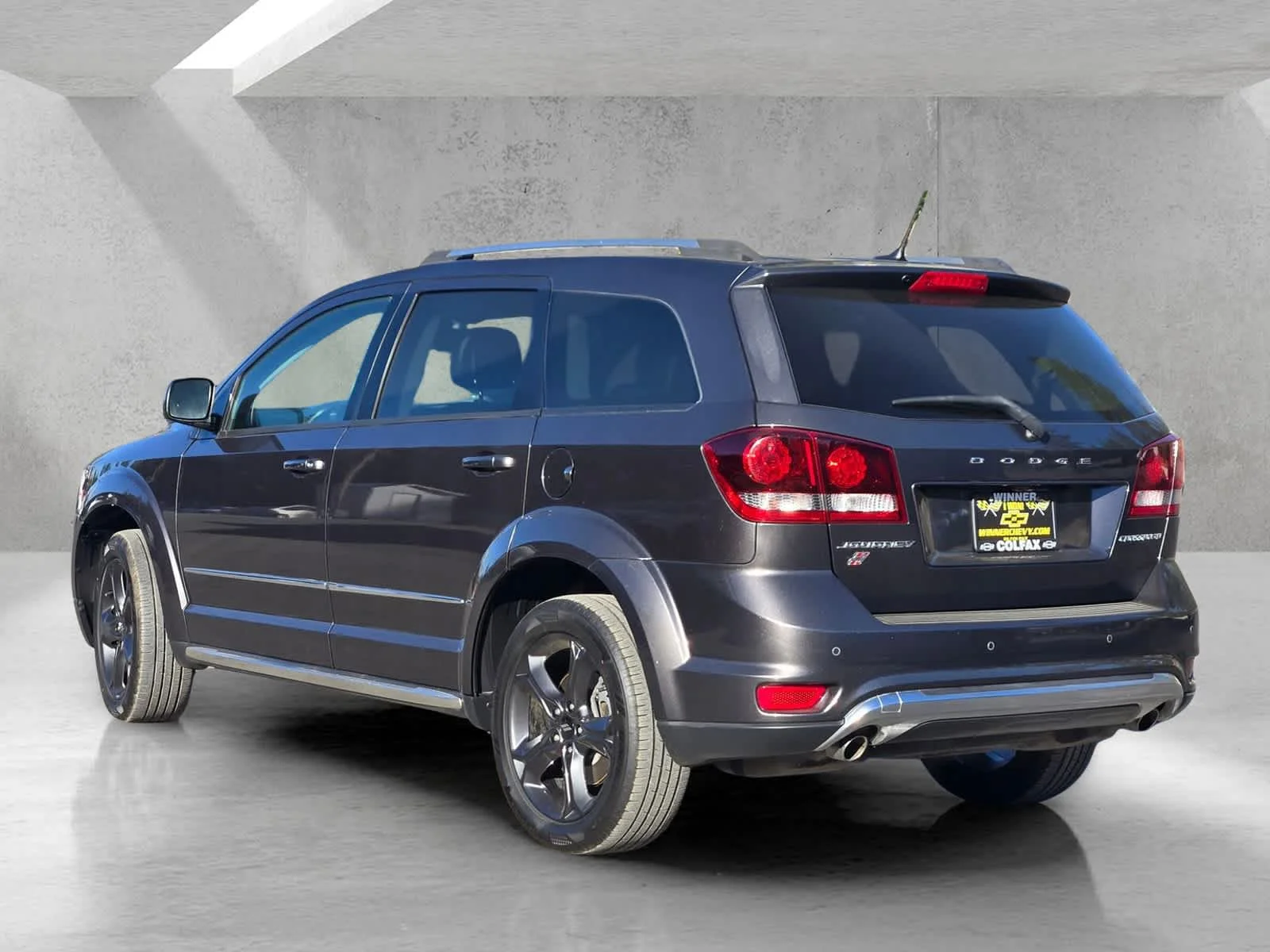Used 2018  Dodge Crossroad image 5