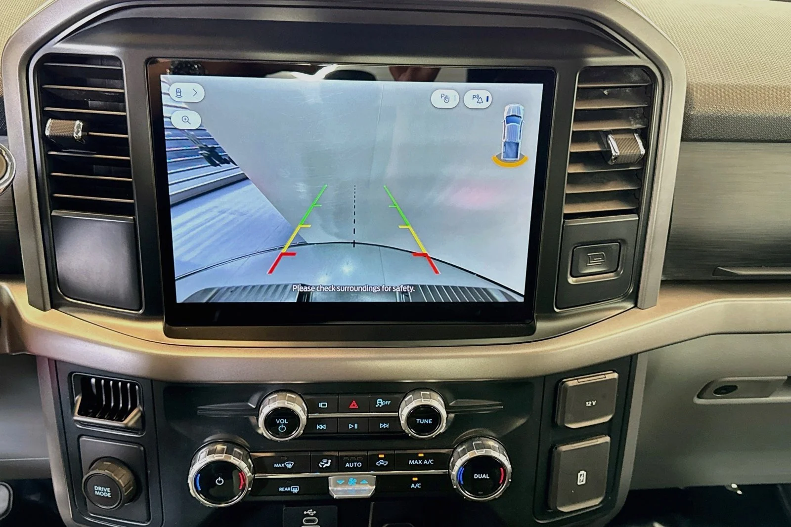Used 2025 Agate Black Metallic Ford XLT image 14
