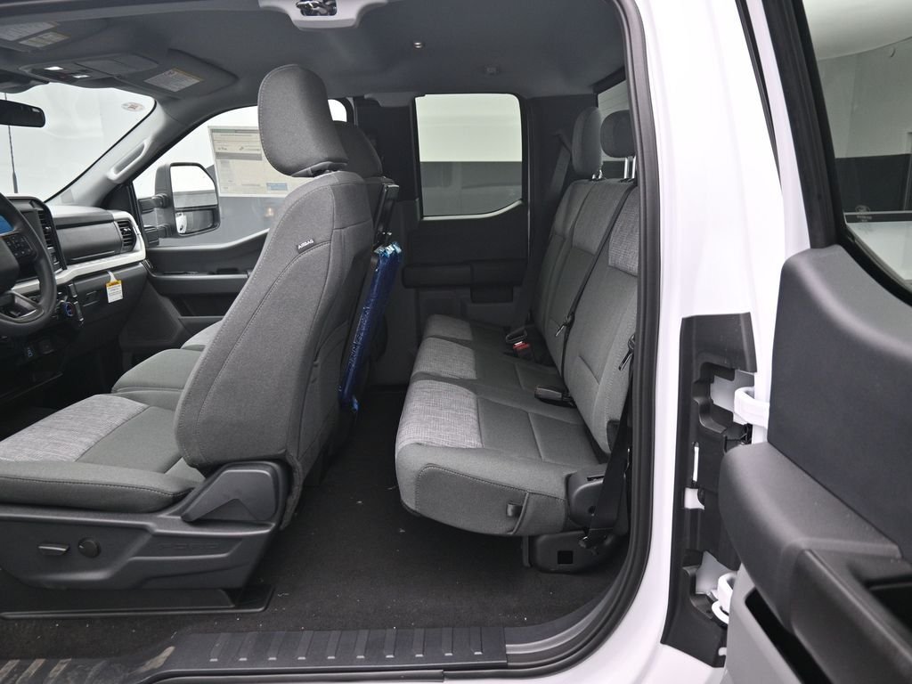 New 2026 Oxford White Ford XLT image 17