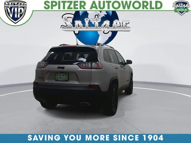Used 2020 Silver Jeep Latitude Plus image 9
