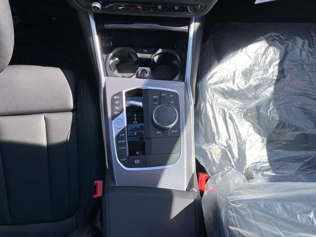2026 BMW 3 Series 330i - Photo 10