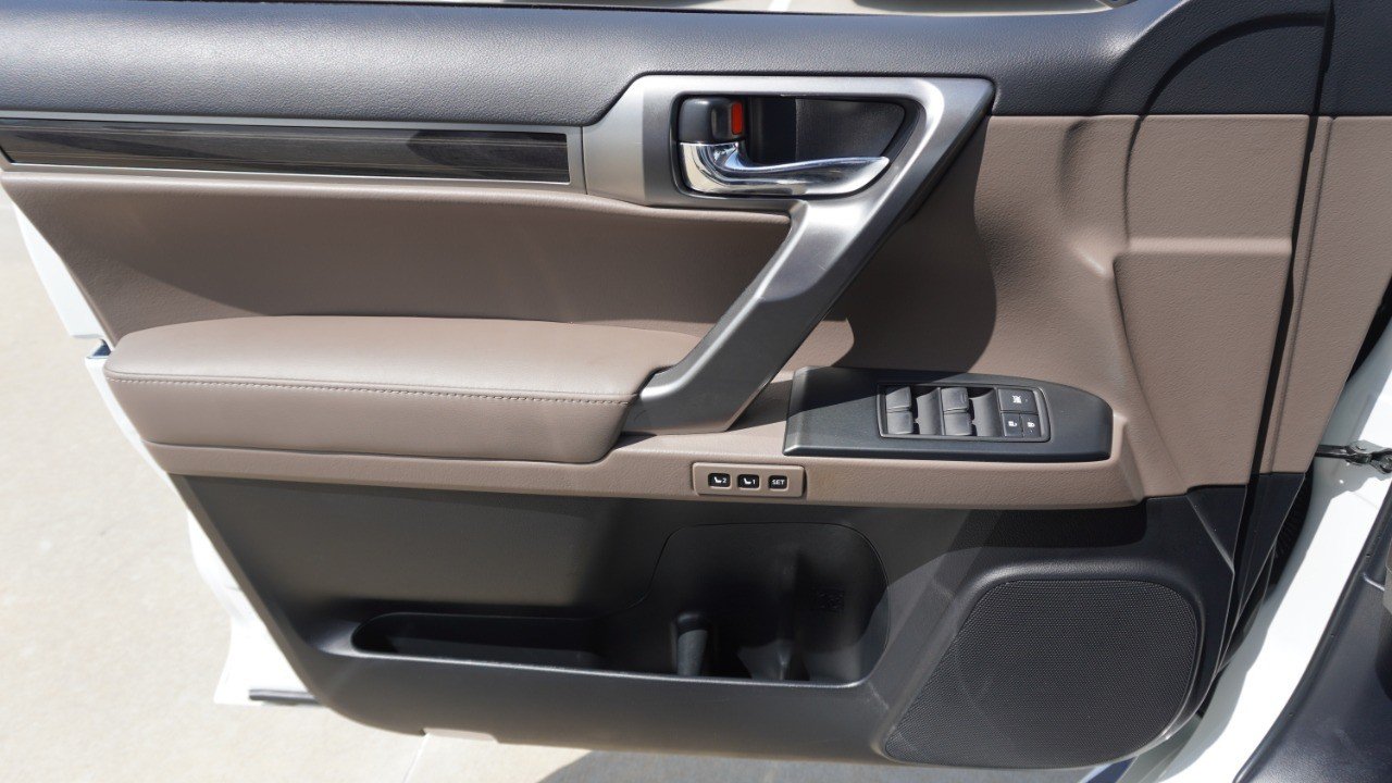 Certified Used 2023 EMINENT WHITE PEARL Lexus GX 460 Premium image 24