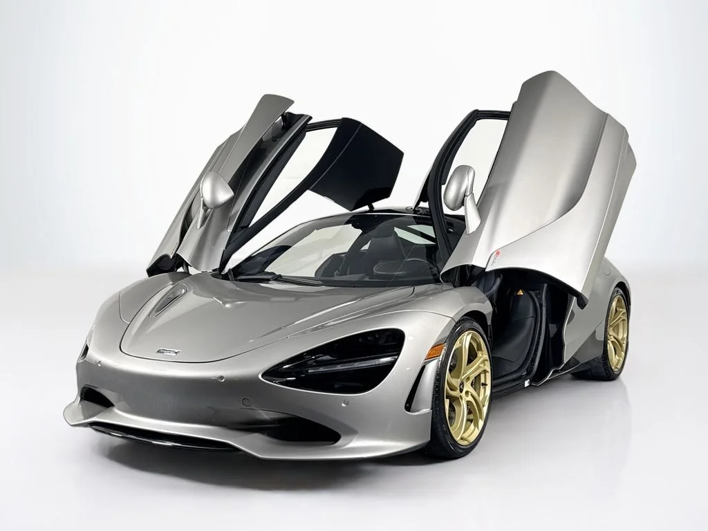 Used 2025 Blade Silver McLaren Coupe image 22
