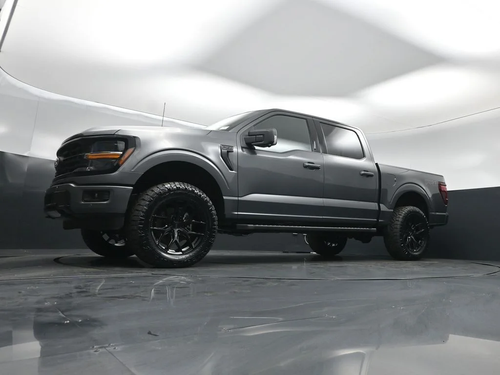 New 2026 Carbonized Gray Metallic Ford XLT image 38