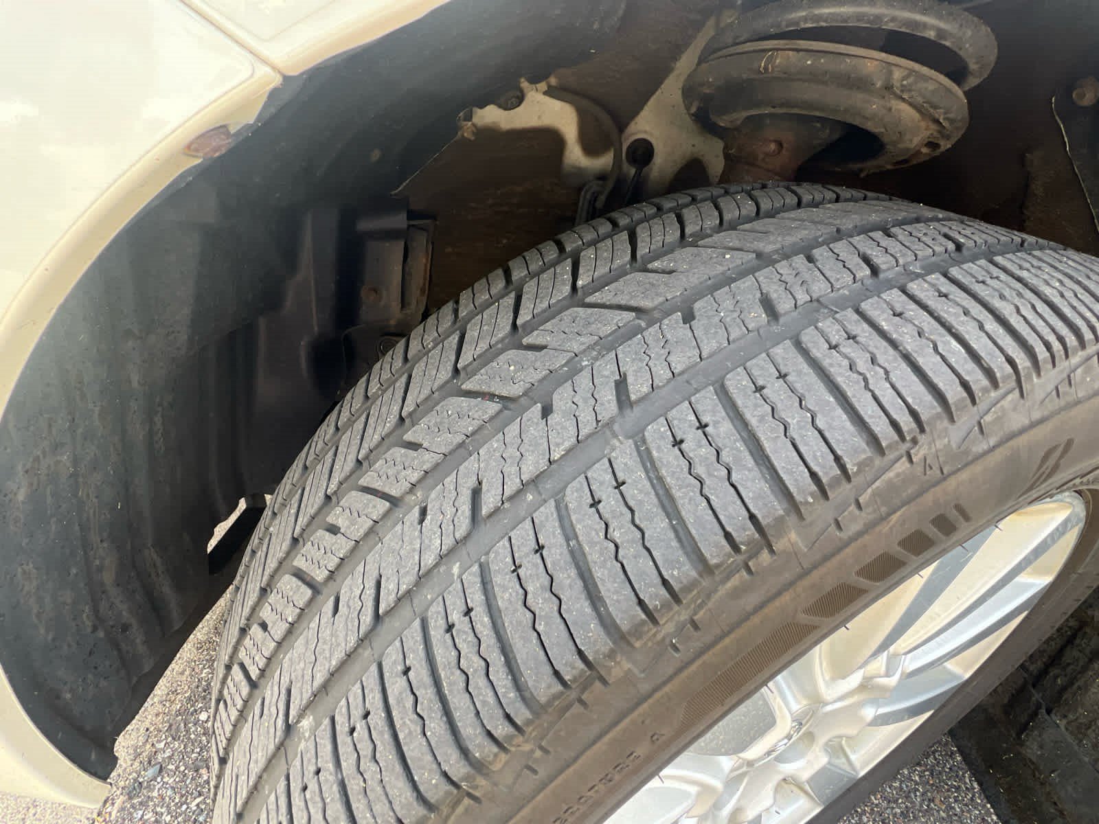 Used 2017 Blizzard Pearl Toyota XLE image 4