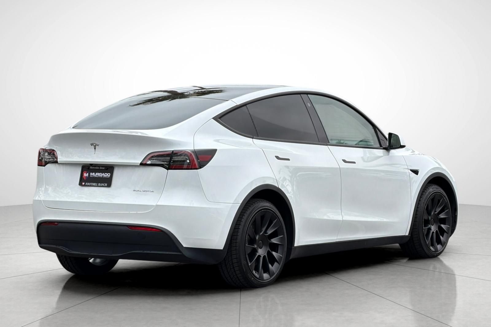 Used 2023 White Tesla Long Range image 2