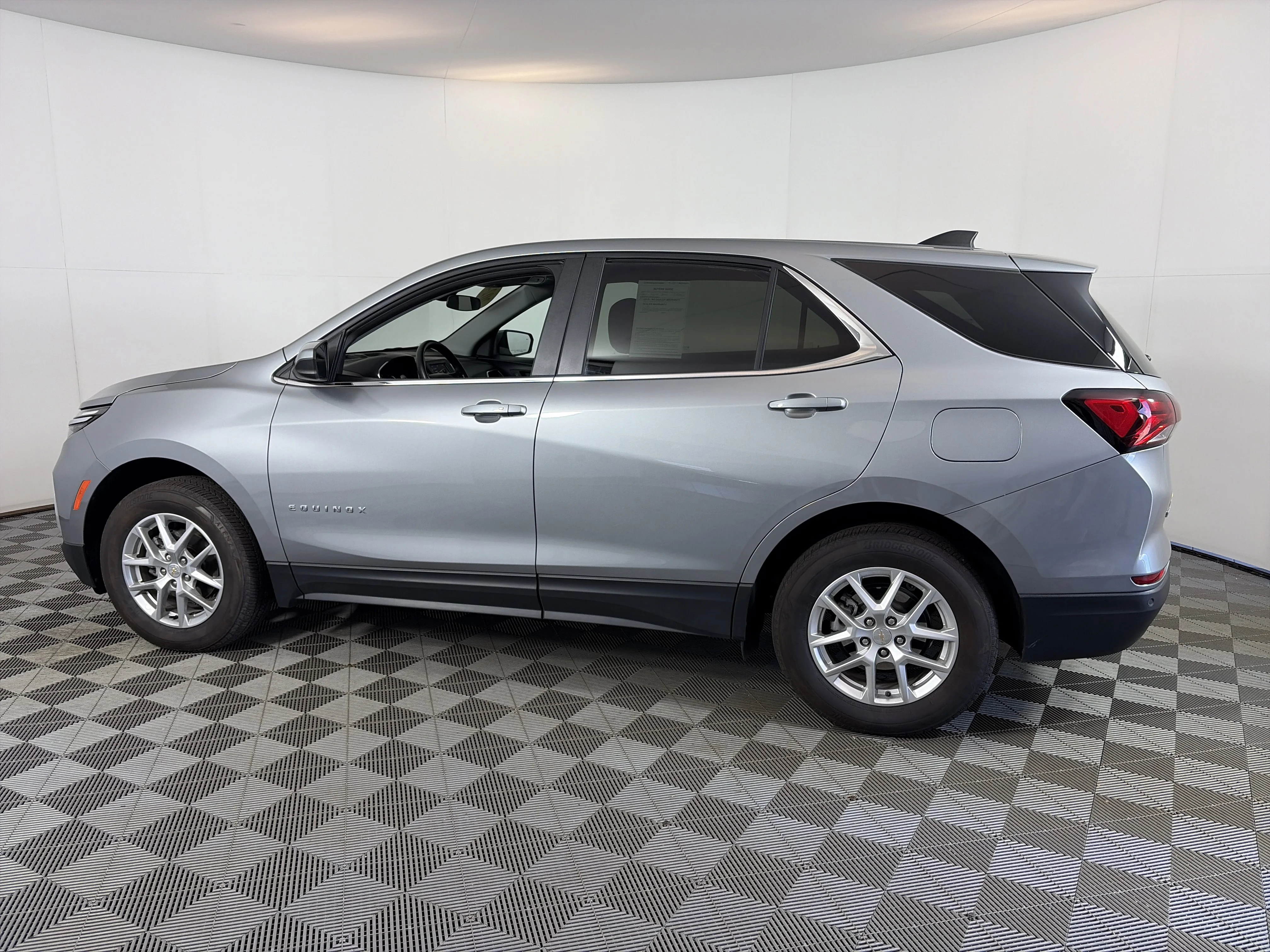 2024 Chevrolet Equinox LT - Photo 8