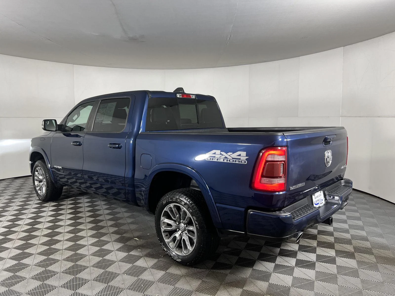 Used 2021 Patriot Blue Pearlcoat Ram Laramie image 5