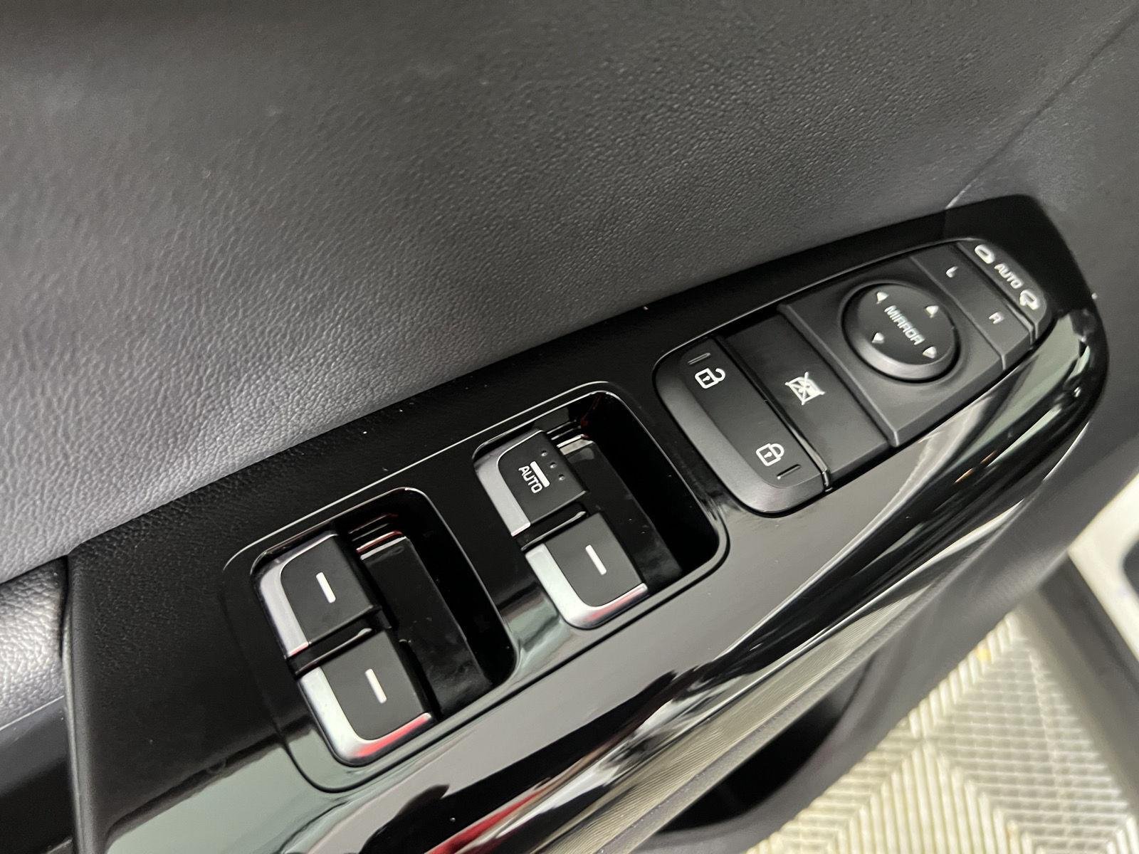 Used 2021 Snow White Pearl Kia EX image 13