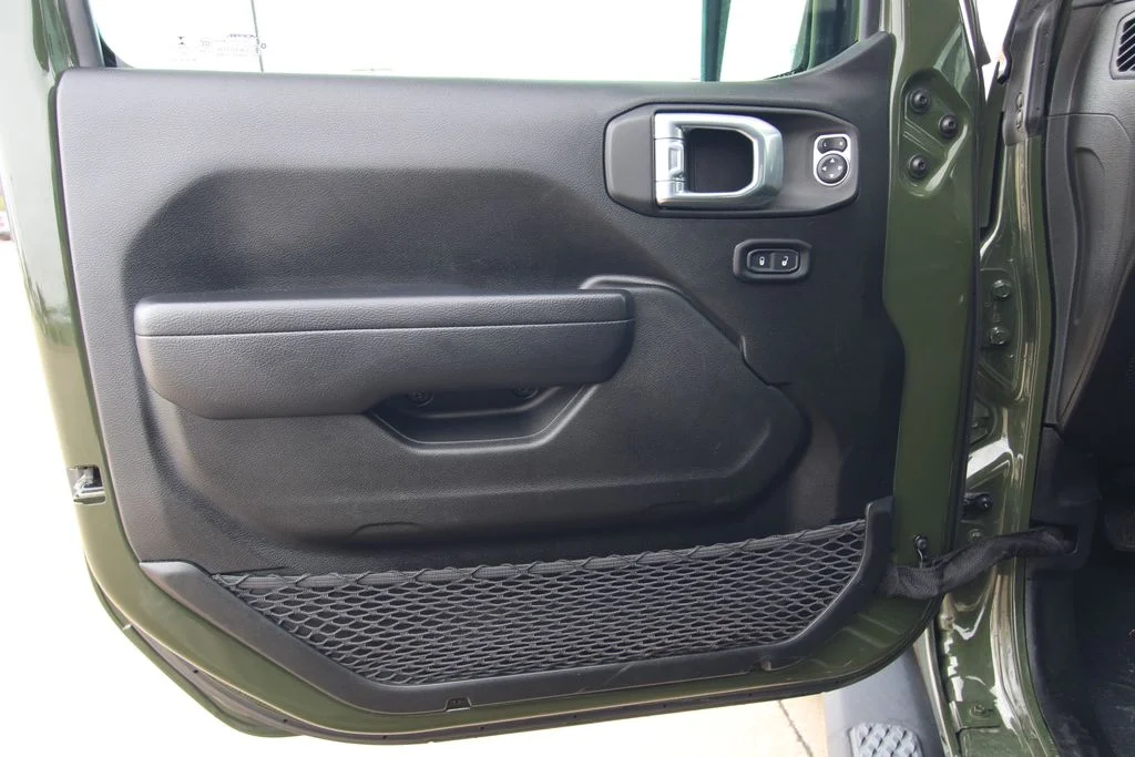 Used 2022 Green Jeep Sport image 39