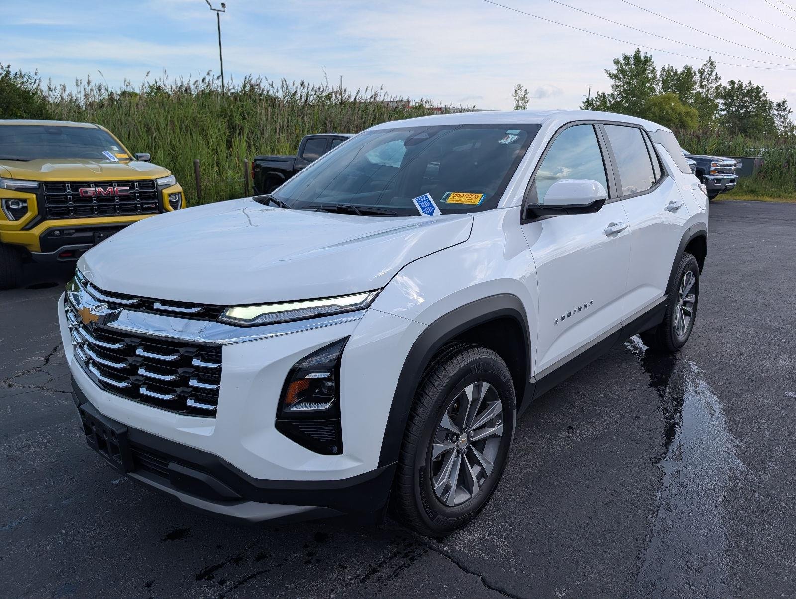 Used 2025 Summit White Chevrolet AWD LT image 4