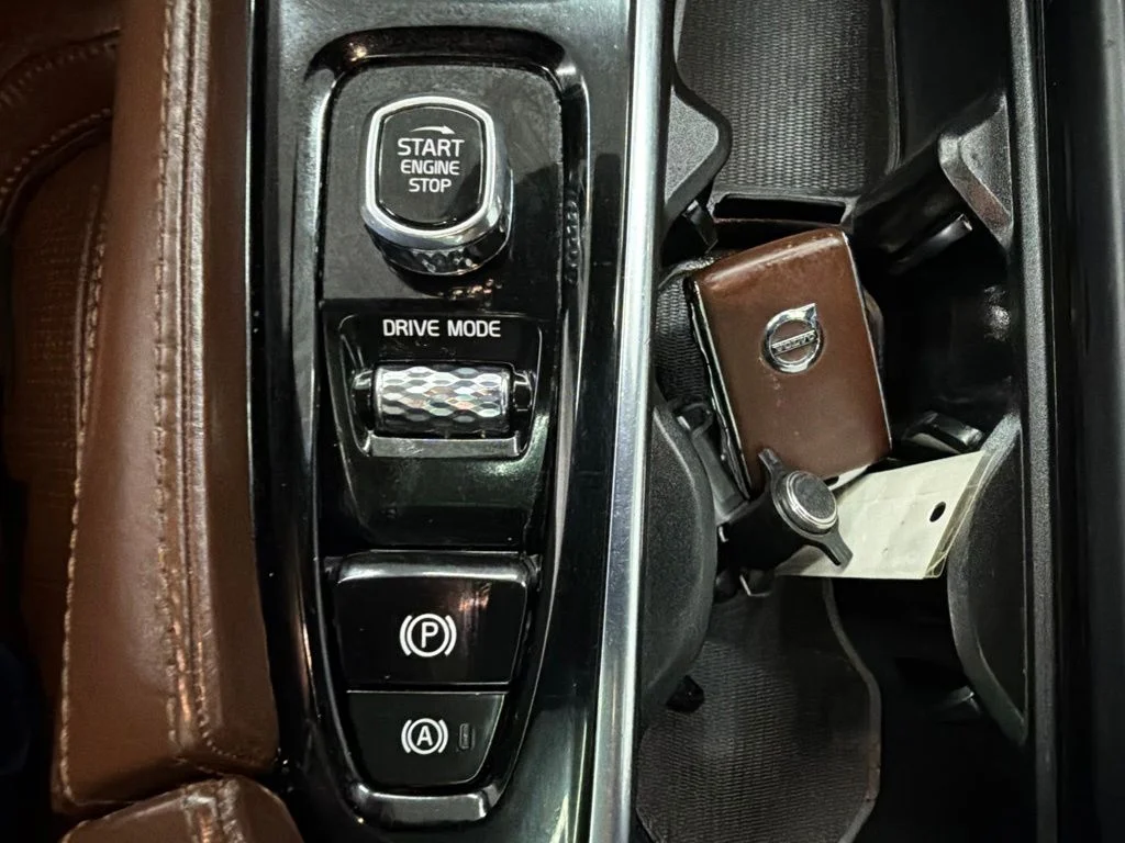 Used 2018  Volvo T6 Inscription image 19