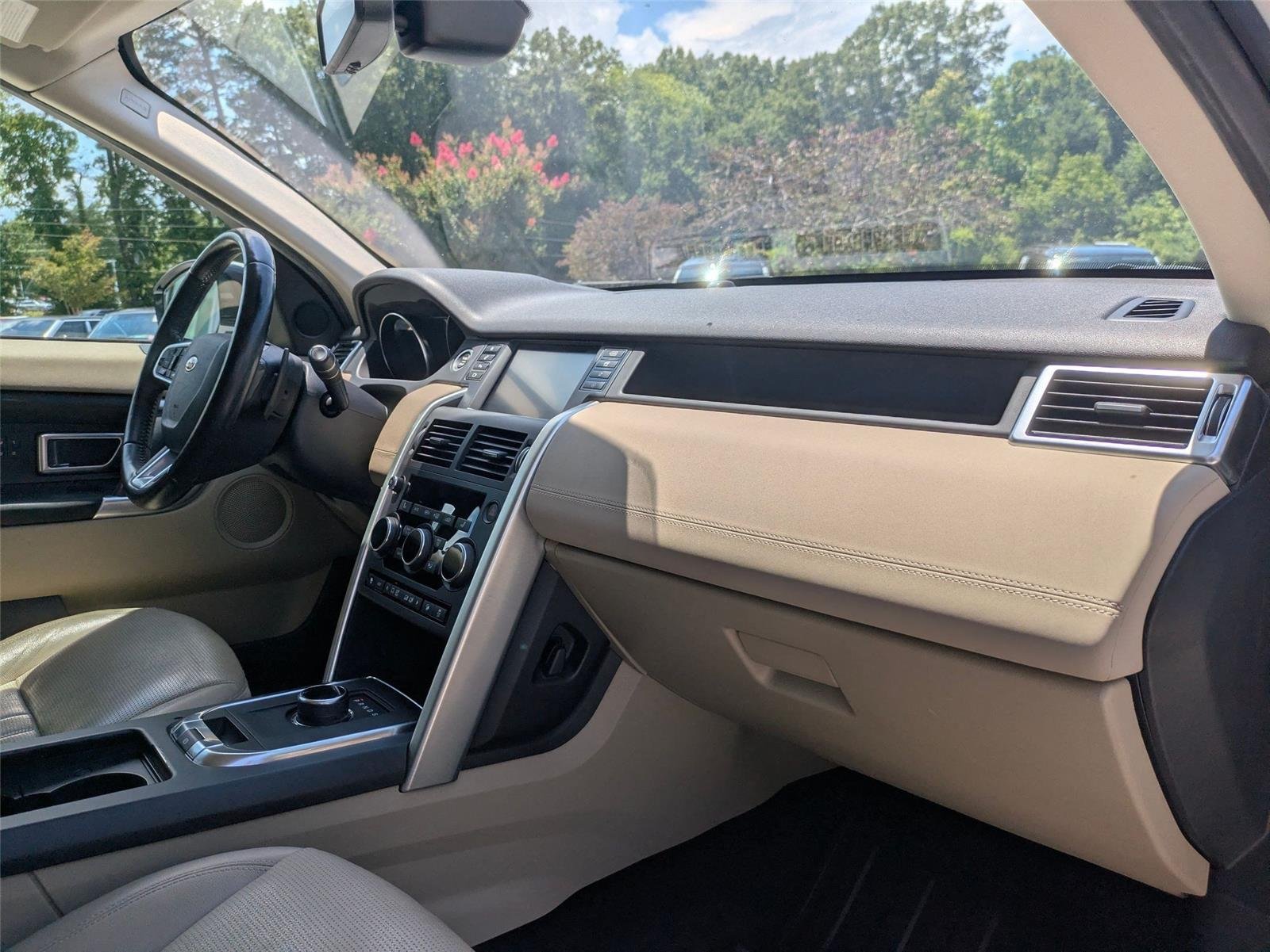 Used 2018 WHITE LAND ROVER HSE image 34