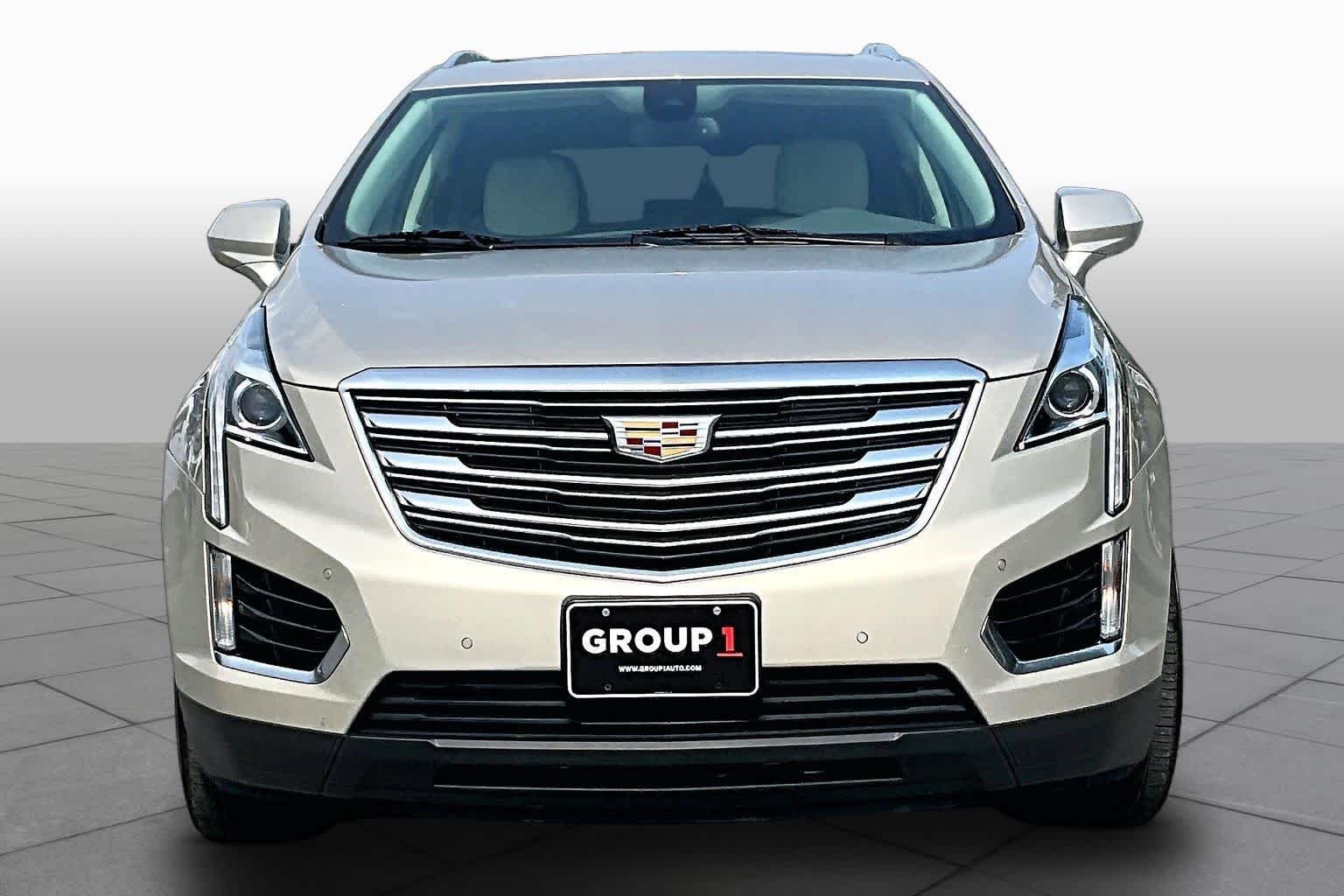 Used 2017 Silver Coast Metallic Cadillac Luxury FWD image 4