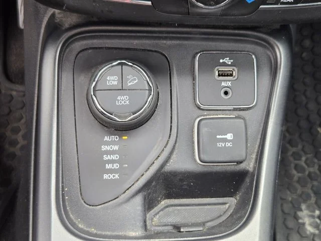 Used 2018 Black Jeep Trailhawk image 26