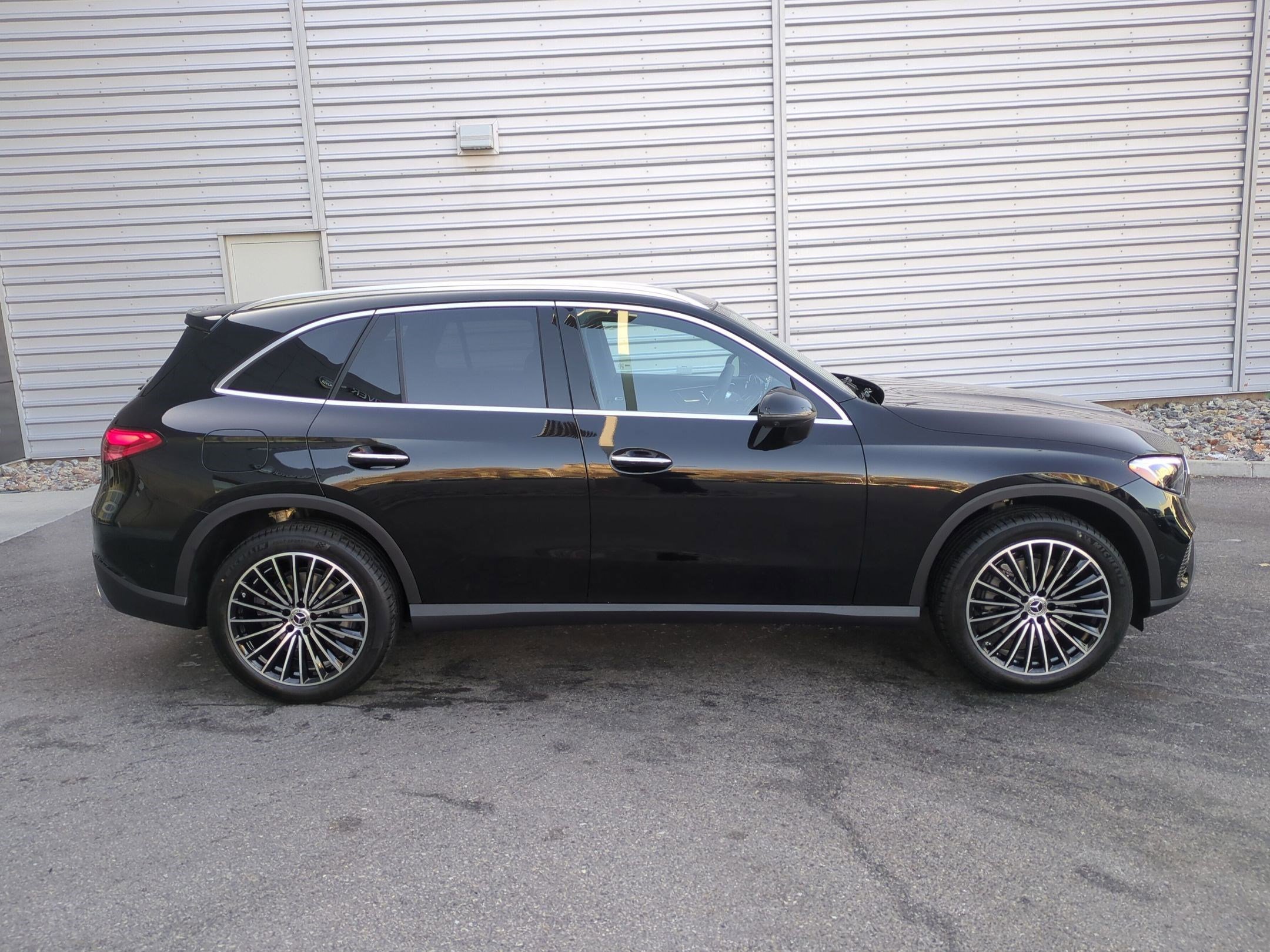 New 2026 Black Mercedes-Benz GLC 300 image 2