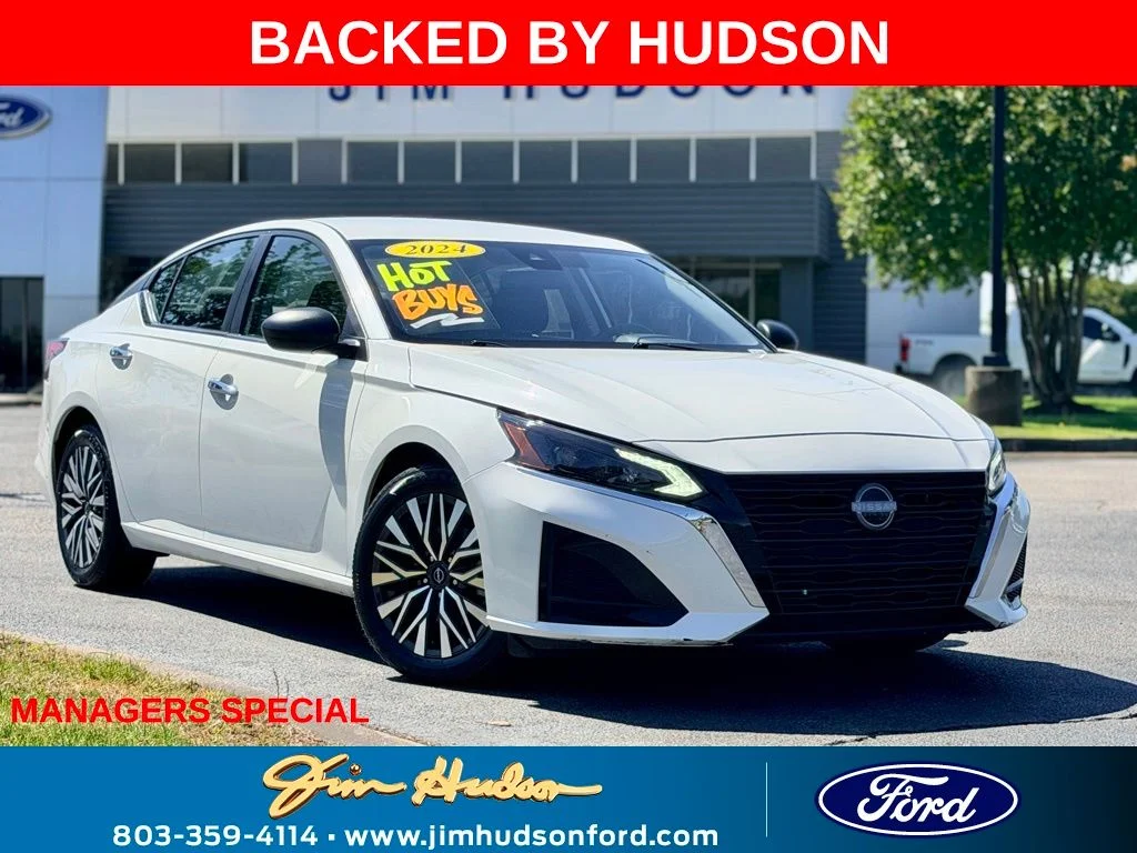 Used 2024 White Nissan 2.5 SV image 1
