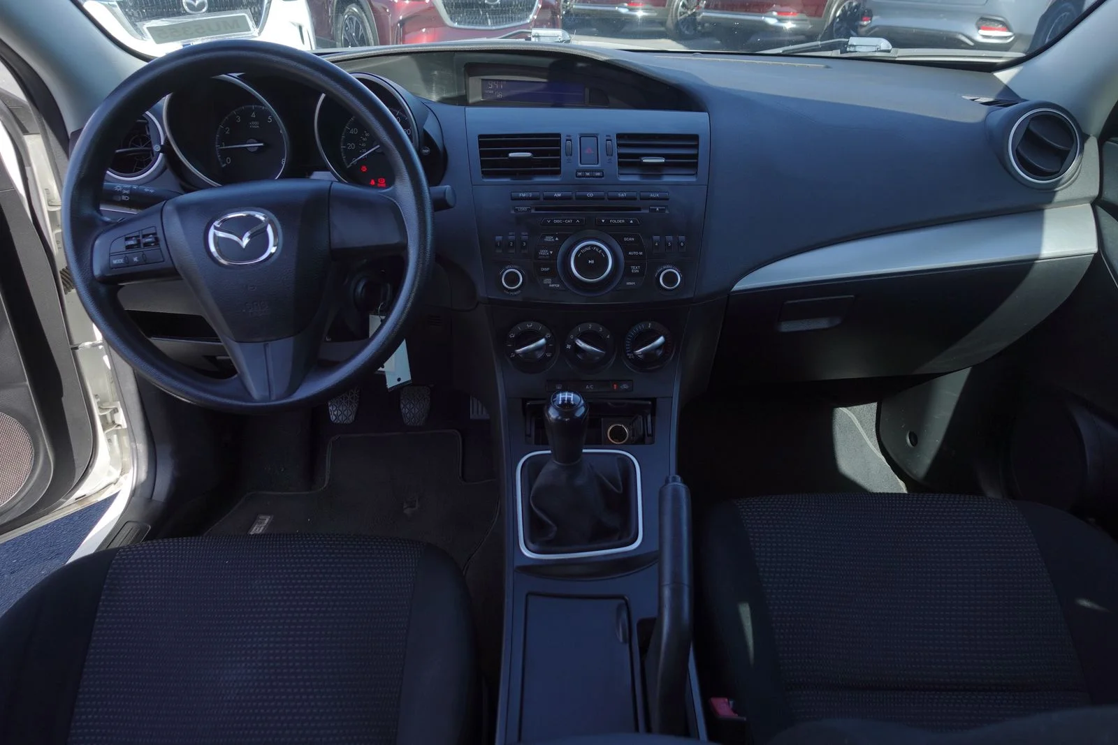 Used 2013 Crystal White Pearl Mica Mazda i SV image 10